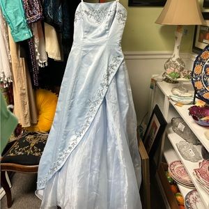 Vintage prom dress light blue dry cleaned